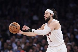 签换!美记:骑掘关于沃特森交易框架 斯特鲁斯+30年选秀签互换