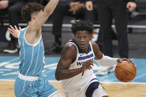 现役25岁及以下球员三分榜:爱德华兹1314球高居榜首 三球排第2