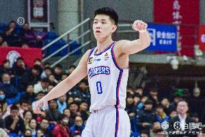 媒体人:天津向林庭谦提供满额顶薪合同 向觊觎他的球队宣示主权