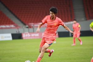 何时留洋?赵松源首战1v4枪手 今日替补1分钟造2球助球队逆转