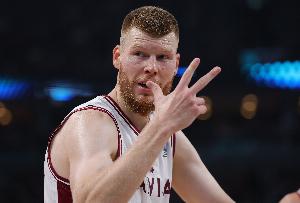 为国征战15年!前NBA球员贝尔坦斯宣布从拉脱维亚国家队退役