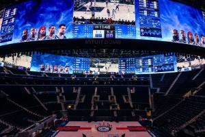 记者:达科电子和多支NBA球队都有合作 这么帮快船会让他们怎么想