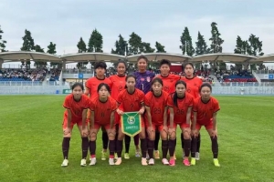 中国U20女足友谊赛2-1朝鲜U20女足,周欣怡和曾雨佳进球