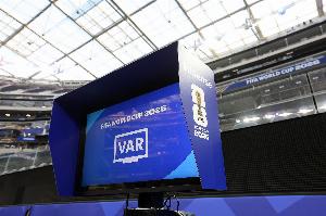 VAR机构:FIFA正研究友谊赛暴力行为红牌,球员将在正式赛事停赛