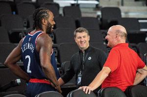 名记:其他29支球队不愿将快船逼入绝境 大家都希望避免被NBA调查
