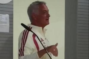 穆帅to记者:你人脉挺广啊,要是说我坏话,可得小心点哦