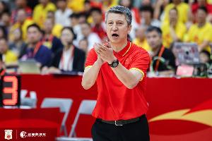 媒体人:在西亚 中国男篮得做好里外里少吹你至少10分的准备