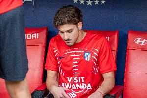 塞尔电台:阿尔瓦雷斯今天继续随队正常训练,状态平静