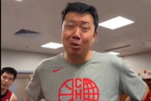 王治郅更衣室诚心发问赵继伟:你那球咋传的?我看着你都要丢了