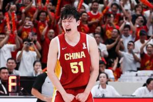 第2个赛季加油冲!杨瀚森今日启程返美 世预赛征程已结束