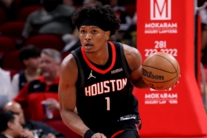 ESPN为火箭续约阿门评级A-:双赢 比文班亚马的合同每年少800多万