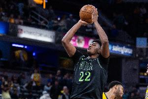 奎因谈适应NBA的最大挑战:身体对抗 做技术动作必须极其高效