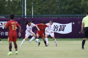 友谊赛-中国女足3-0越南女足,张睿、张琳艳、乌日古木拉破门