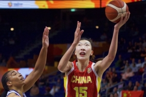中国女篮胜波多黎各!媒体人赞美韩旭:韩旭你真当文班亚马啊?