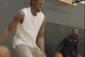 新热点? NBA官方晒出詹姆斯和马克西休赛期一起训练运球视频