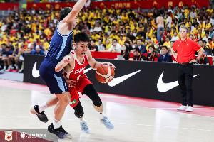 稳扎稳打!庞峥麟首发20分钟6中3拿7分4助 正负值+12