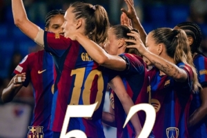 卫冕冠军首战大胜!巴萨女足欧冠5-2逆转巴黎FC,帕乔尔2射1传