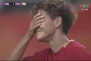 表情包!第116分钟,王霜门前错失良机,随后无奈捂脸苦笑