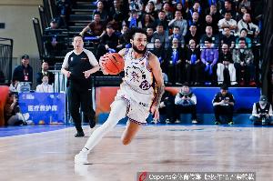 爵士官方:球队已经签下了中锋乔纳斯·艾杜和后卫杰伦·豪斯