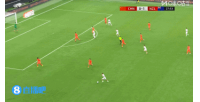 国足0-2落后!新西兰打出精妙配合 连续撞墙配合将球传进国足大门