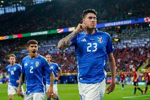 巴斯托尼:意大利希望成为有极高辨识度的球队,我们顶住了压力