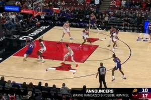 欢迎来到NBA!太阳新援小桥单打4号秀威尔逊 拉杆反篮打成2+1!