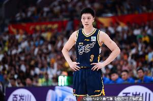 正负值-9!胡明轩14分钟仅1中1拿2分2助 上一场7中3