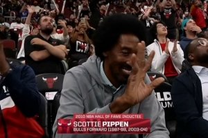略显沧桑!公牛名宿皮蓬现场关注公牛与灰熊季前赛