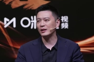 连场解说!杨鸣揭幕战至今每天1场解说任务 不当教练仍高强度工作