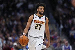 状态在线!贾马尔·穆雷上半场14投7中&三分7中4得到19分