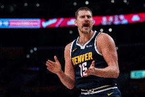 不能划水了!约基奇半场10中5拿下13分3板6助2断 4失误